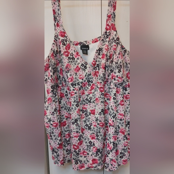 Torrid Floral Baby Doll Tank Top Size 5 5X Camisole Wide Straps Flowy Stretchy - Picture 2 of 8